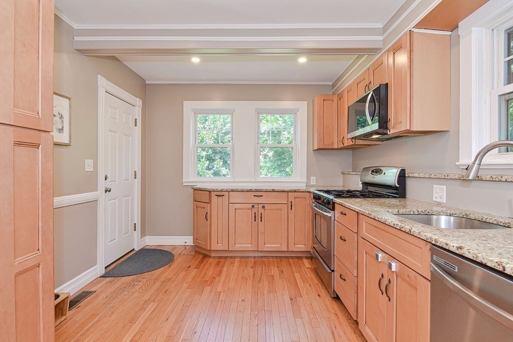 45 Youngs Road Dedham, MA 02026 - Photo 3 of 40 Gallery Image 3