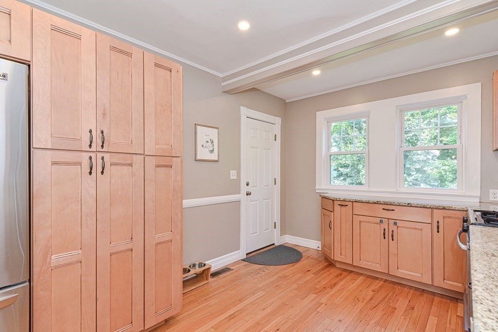 45 Youngs Road Dedham, MA 02026 - Photo 8 of 40 Gallery Image 8