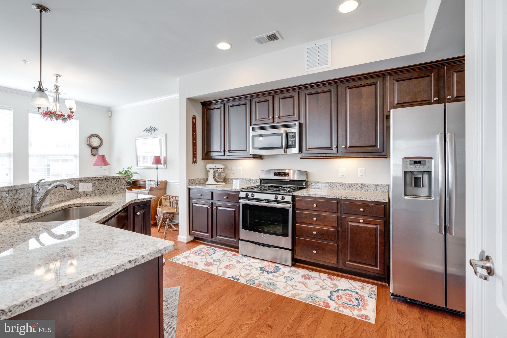 4740 Dane Ridge Circle, Unit 20 Woodbridge, VA 22193 - Photo 18 of 42 Stainless Steel appliances!