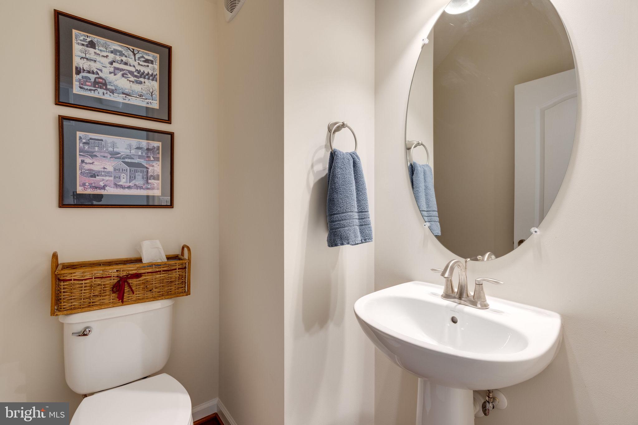 4740 Dane Ridge Circle, Unit 20 Woodbridge, VA 22193 - Photo 19 of 42 Main level powder room!