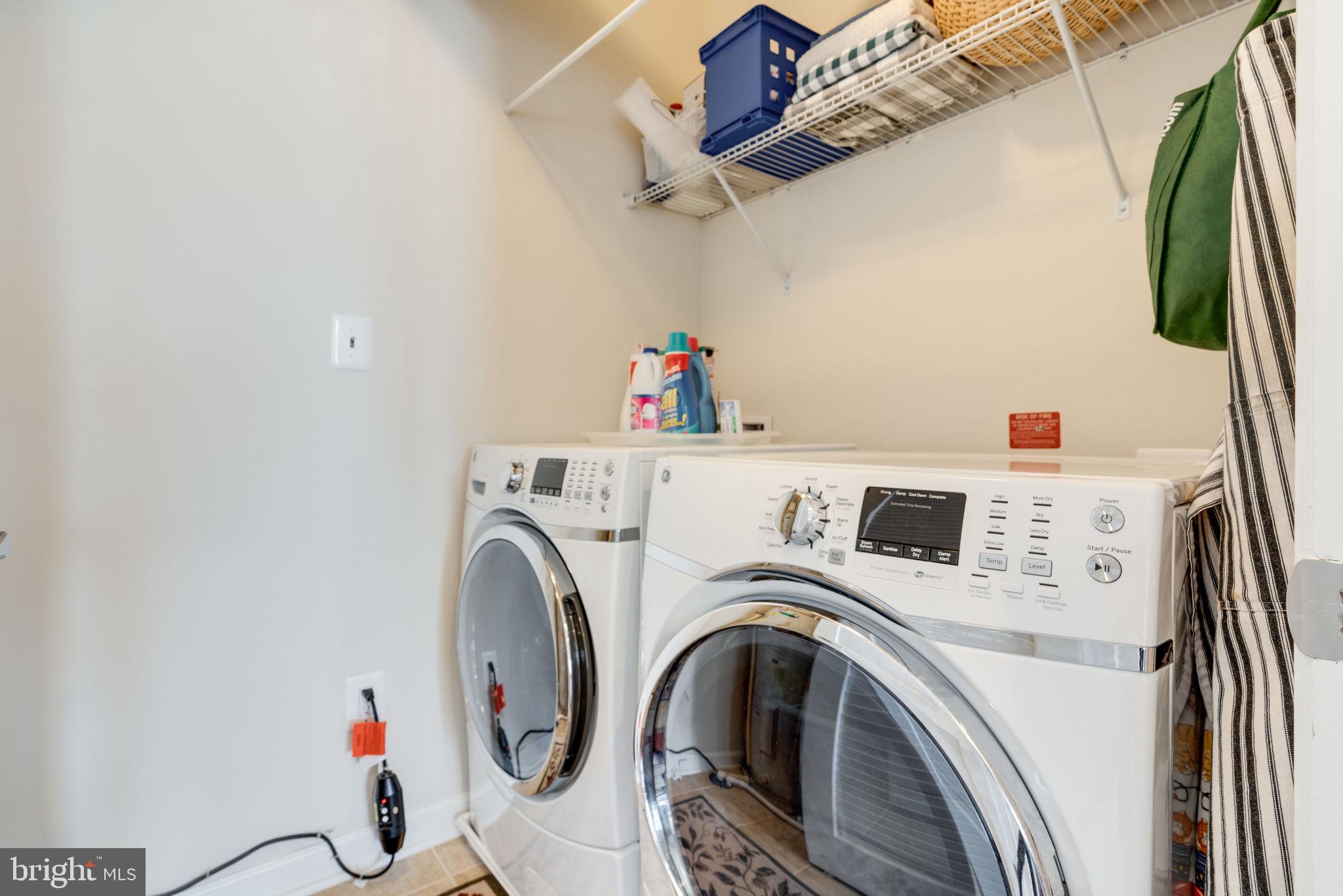 4740 Dane Ridge Circle, Unit 20 Woodbridge, VA 22193 - Photo 20 of 42 Full size washer & dryer !