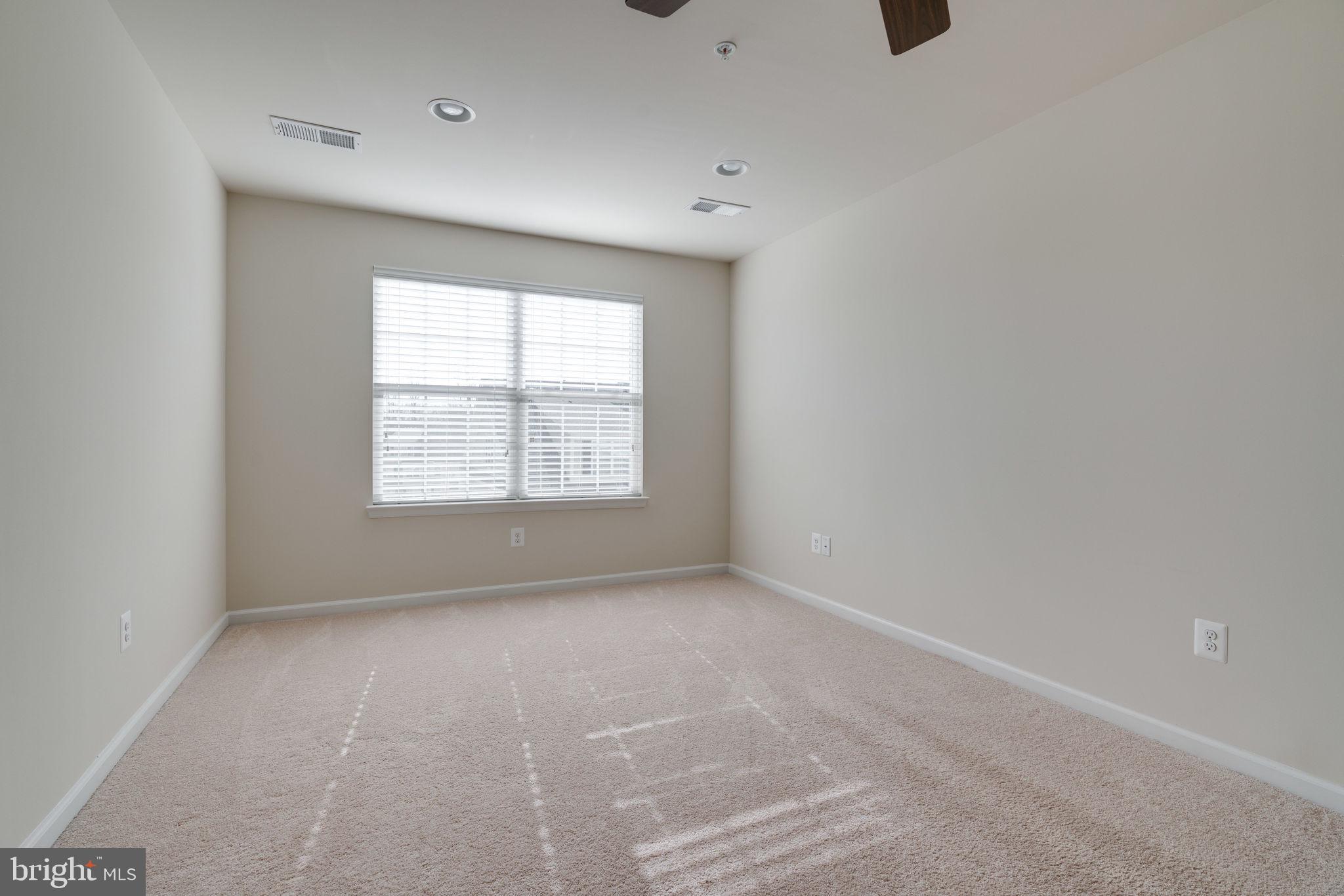 4740 Dane Ridge Circle, Unit 20 Woodbridge, VA 22193 - Photo 36 of 42 Upper level full bedroom with full bath!