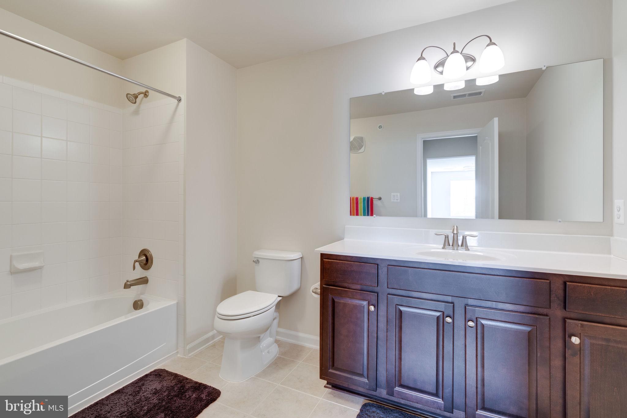 4740 Dane Ridge Circle, Unit 20 Woodbridge, VA 22193 - Photo 38 of 42 Upper level full bath!