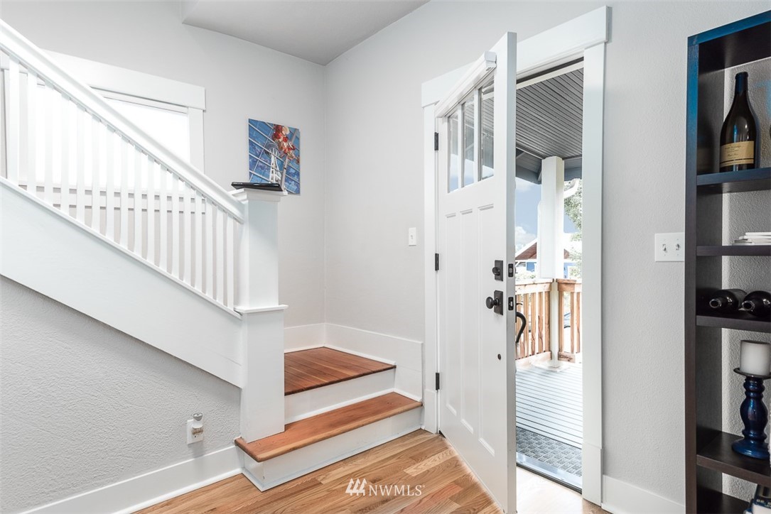 934 North 77th Street Seattle, WA 98103 - Photo 4 of 28 Gallery Image 4
