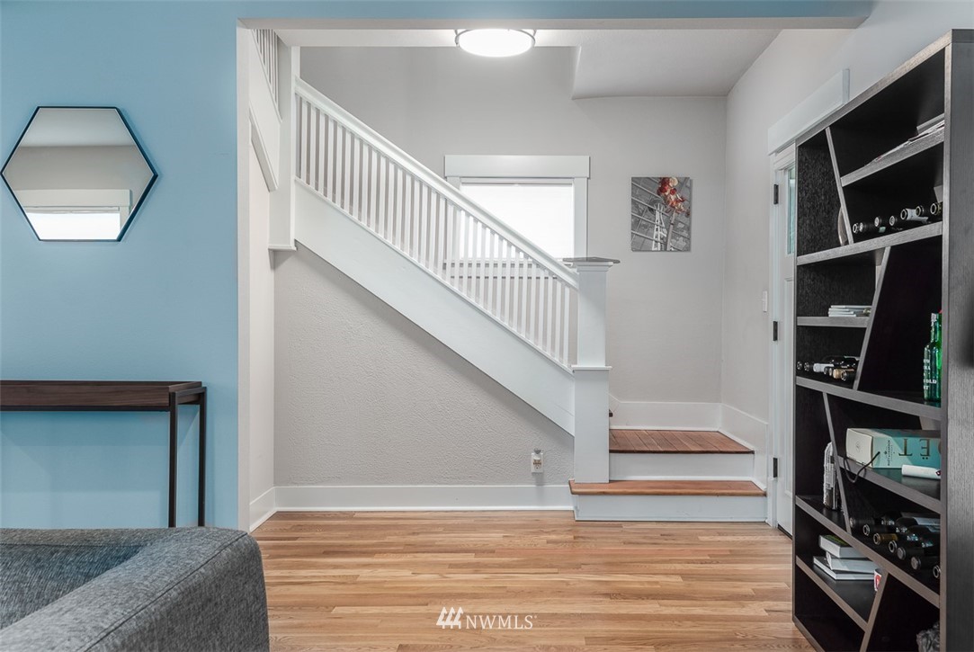 934 North 77th Street Seattle, WA 98103 - Photo 5 of 28 Gallery Image 5