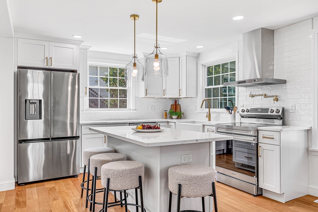 87 School Street Hanover, MA 02339 - Photo 4 of 33
