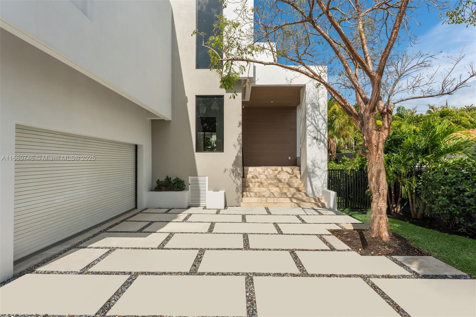 650 Warren Lane Key Biscayne, FL 33149 - Photo 4 of 34 a view of a house with brick walls