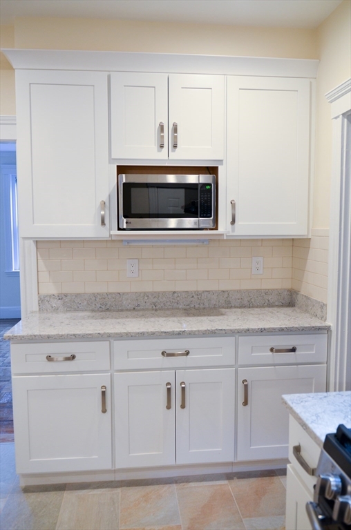 98 Toxteth Street, Unit 2 Brookline, MA 02446 - Photo 6 of 24