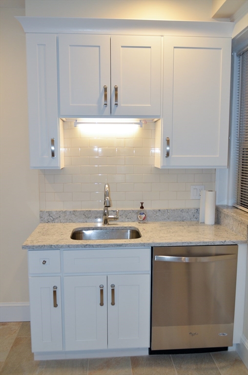 98 Toxteth Street, Unit 2 Brookline, MA 02446 - Photo 7 of 24