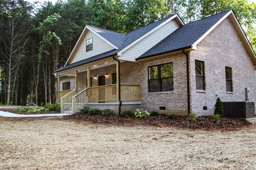 629 Crossvine Road Sparta, TN 38583 - Photo 3 of 17