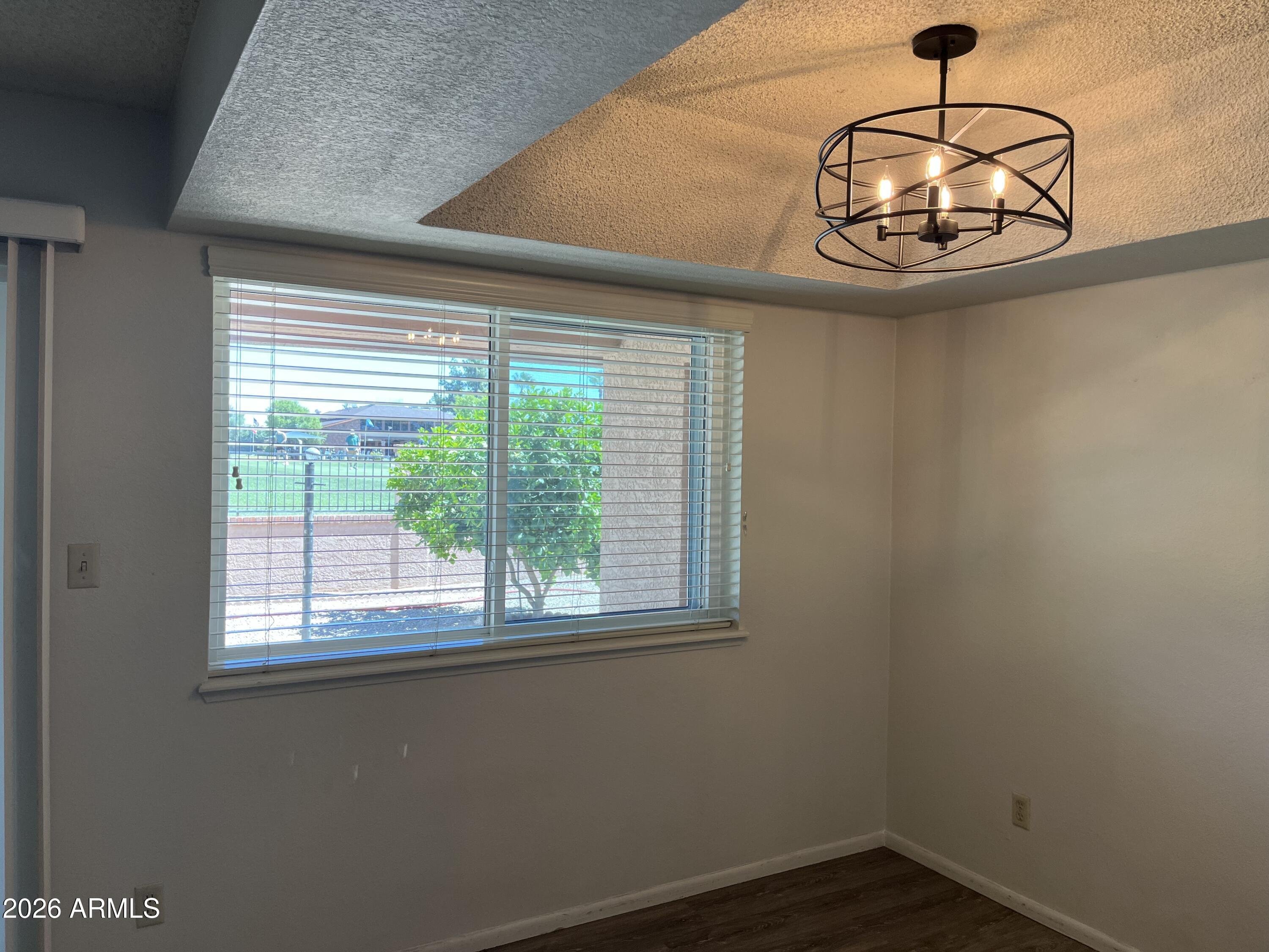 10624 West Griswold Road Peoria, AZ 85345 - Photo 6 of 28