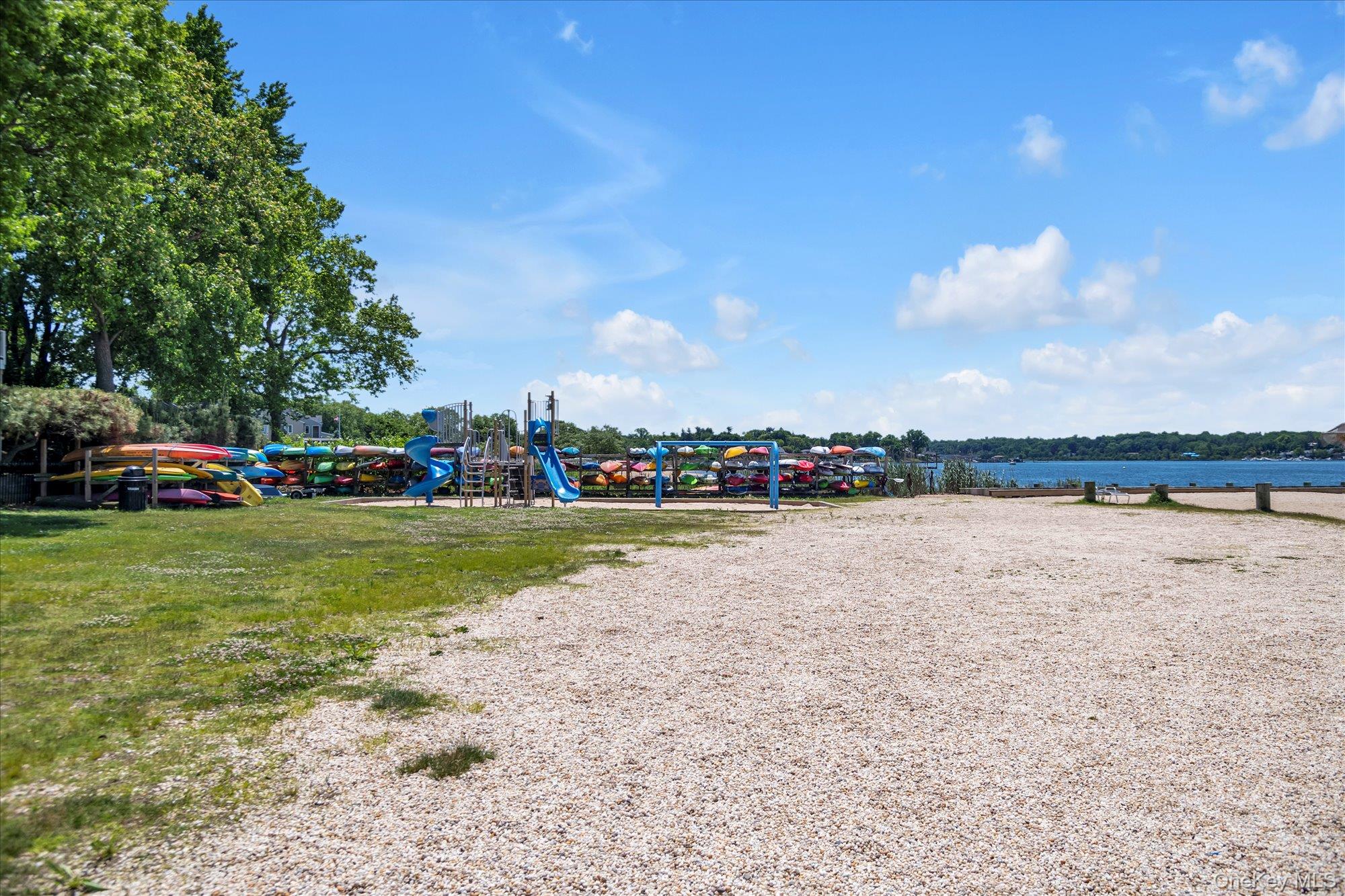 74 Litchfield Road Port Washington, NY 11050 - Photo 45 of 48