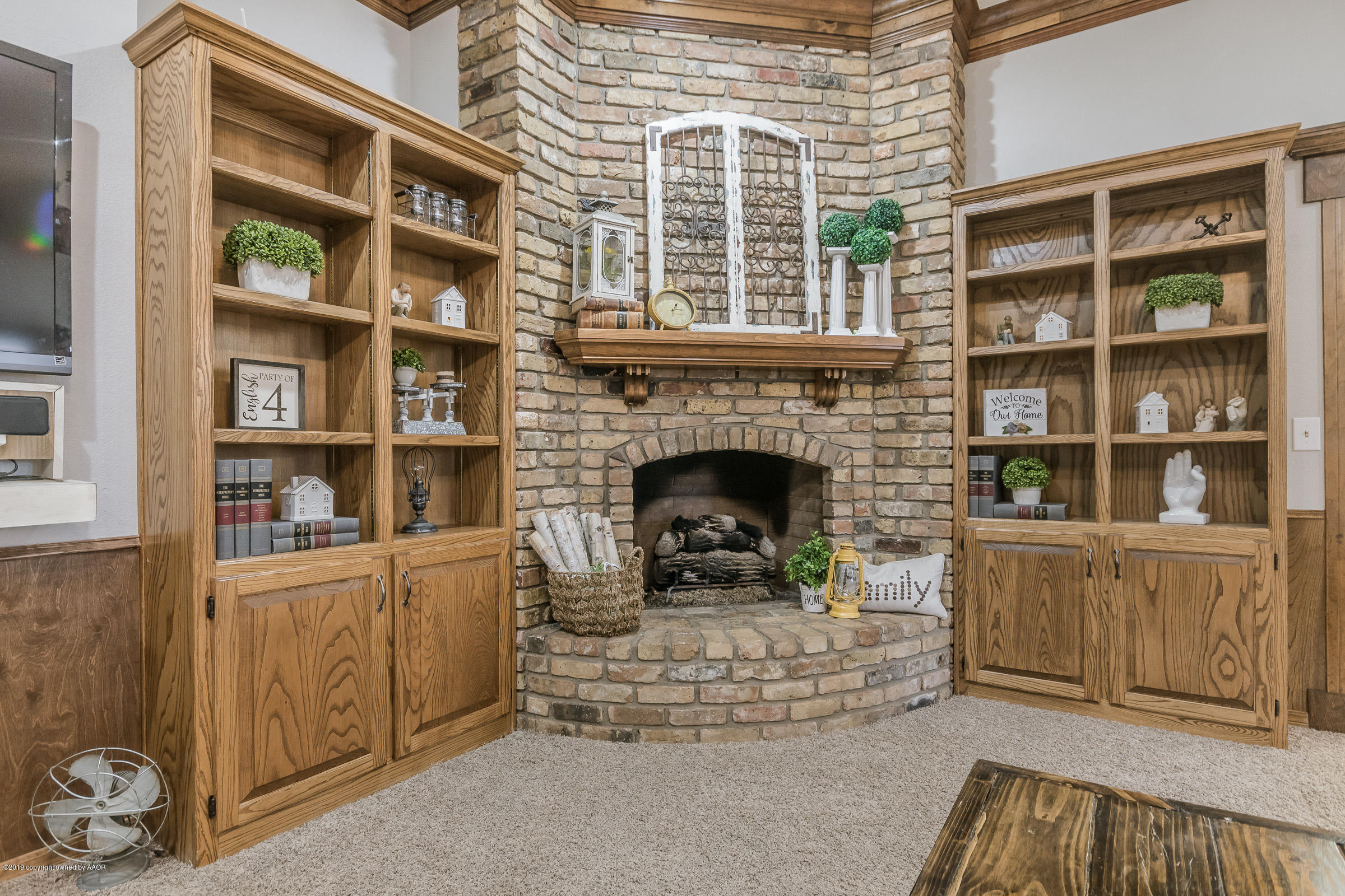 7705 Sheldon Road Amarillo, TX 79119 - Photo 5 of 26 Living Room-3