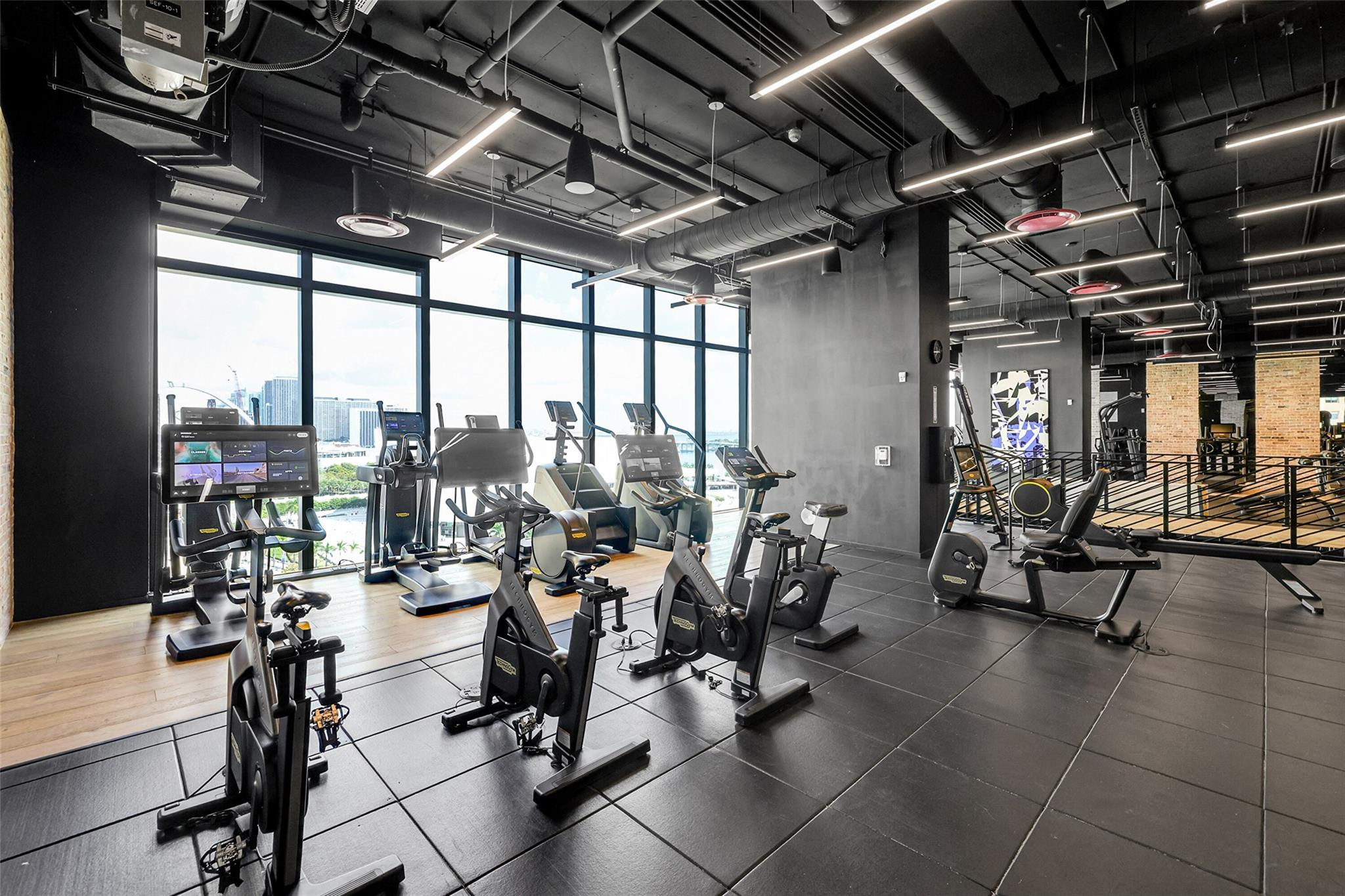 398 Northeast 5th Street, Unit 4404 Miami, FL 33132 - Photo 16 of 27 Photo 16