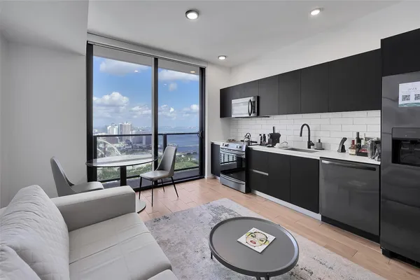 $3,450 | 398 Northeast 5th Street, Unit 4404, Miami, FL 33132