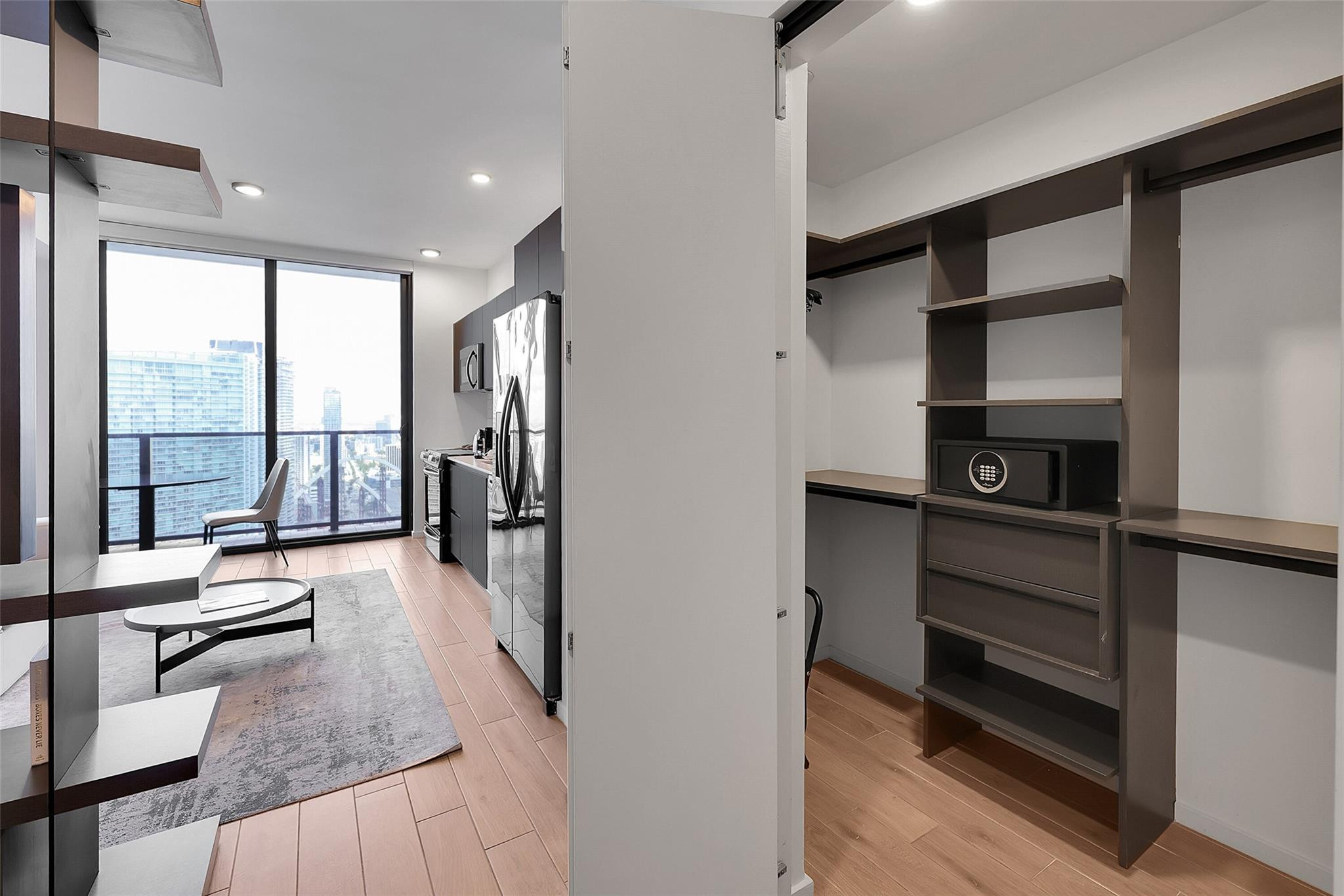 398 Northeast 5th Street, Unit 4404 Miami, FL 33132 - Photo 10 of 27 Photo 10