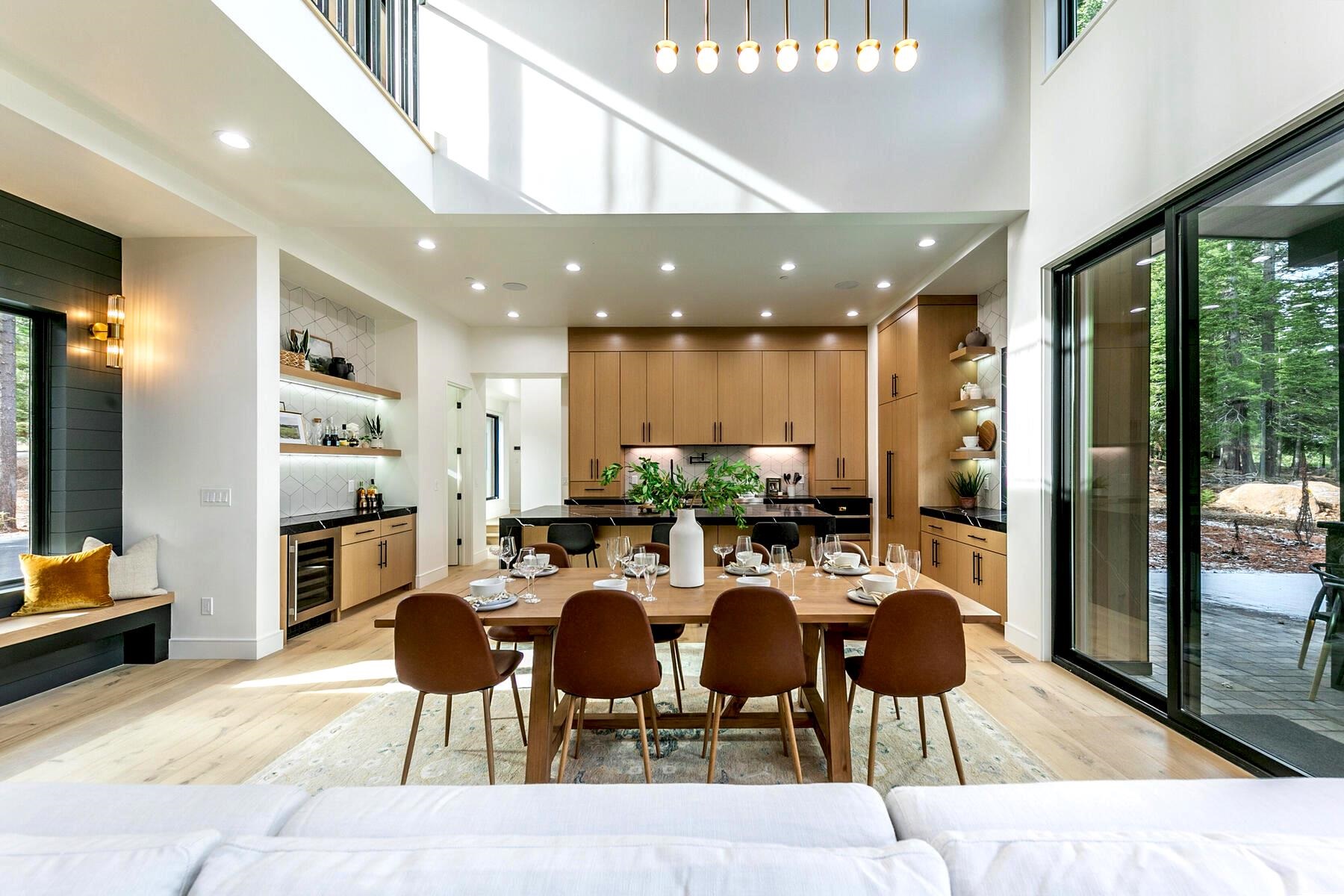 9291 Brae Road Truckee, CA 96161 - Photo 5 of 21 a view of a dining room with furniture