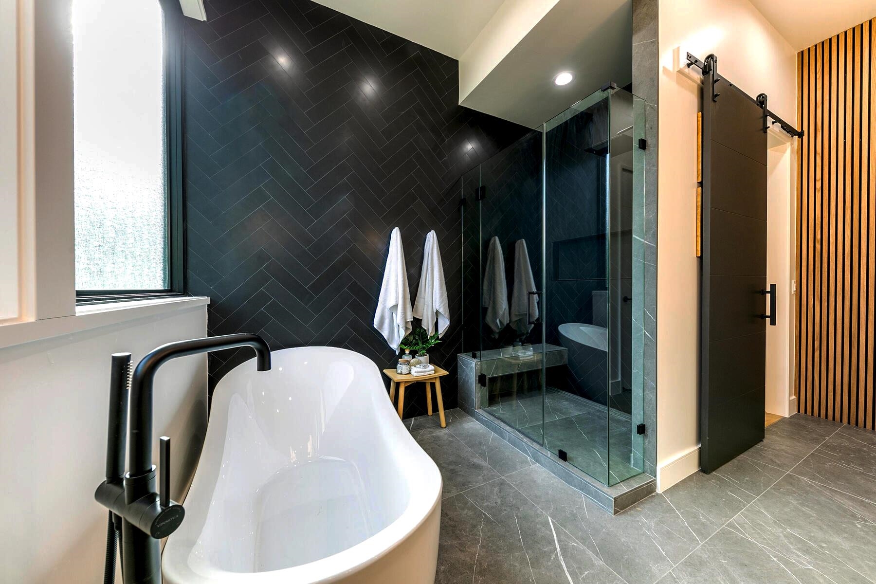 9291 Brae Road Truckee, CA 96161 - Photo 10 of 21 a bathroom with a mirror and a shower