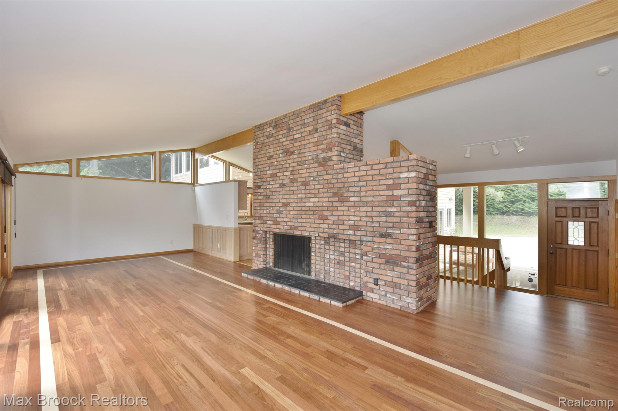 1615 Dutton Road Rochester, MI 48306 - Photo 5 of 50 Gallery Image 5