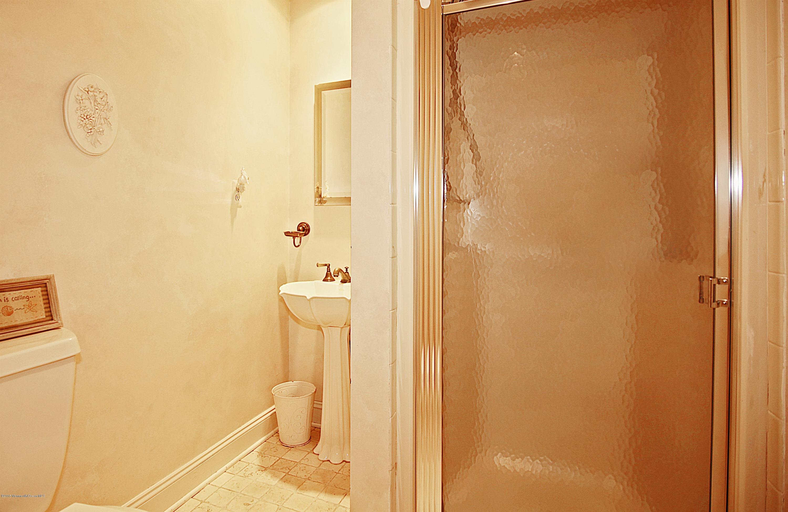 83 Ave Of Two Rivers Rumson, NJ 07760 - Photo 14 of 25 First floor bath