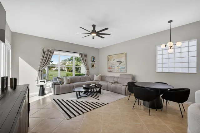 $899,000 | 166 Isle Verde Way, Palm Beach Gardens, FL 33418