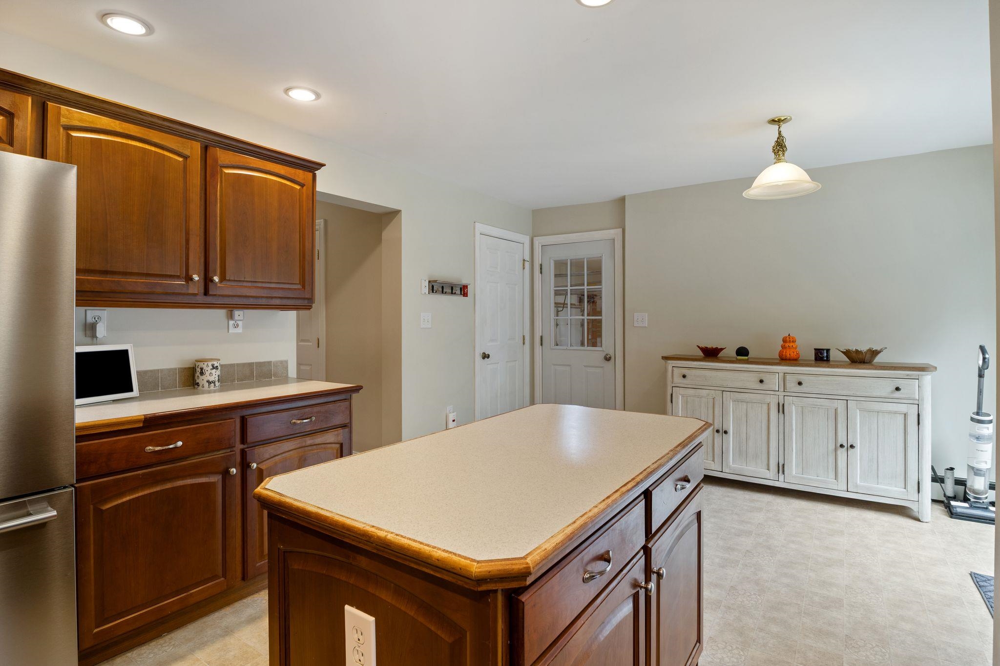 1235 Center Street Wolfeboro, NH 03894 - Photo 18 of 53