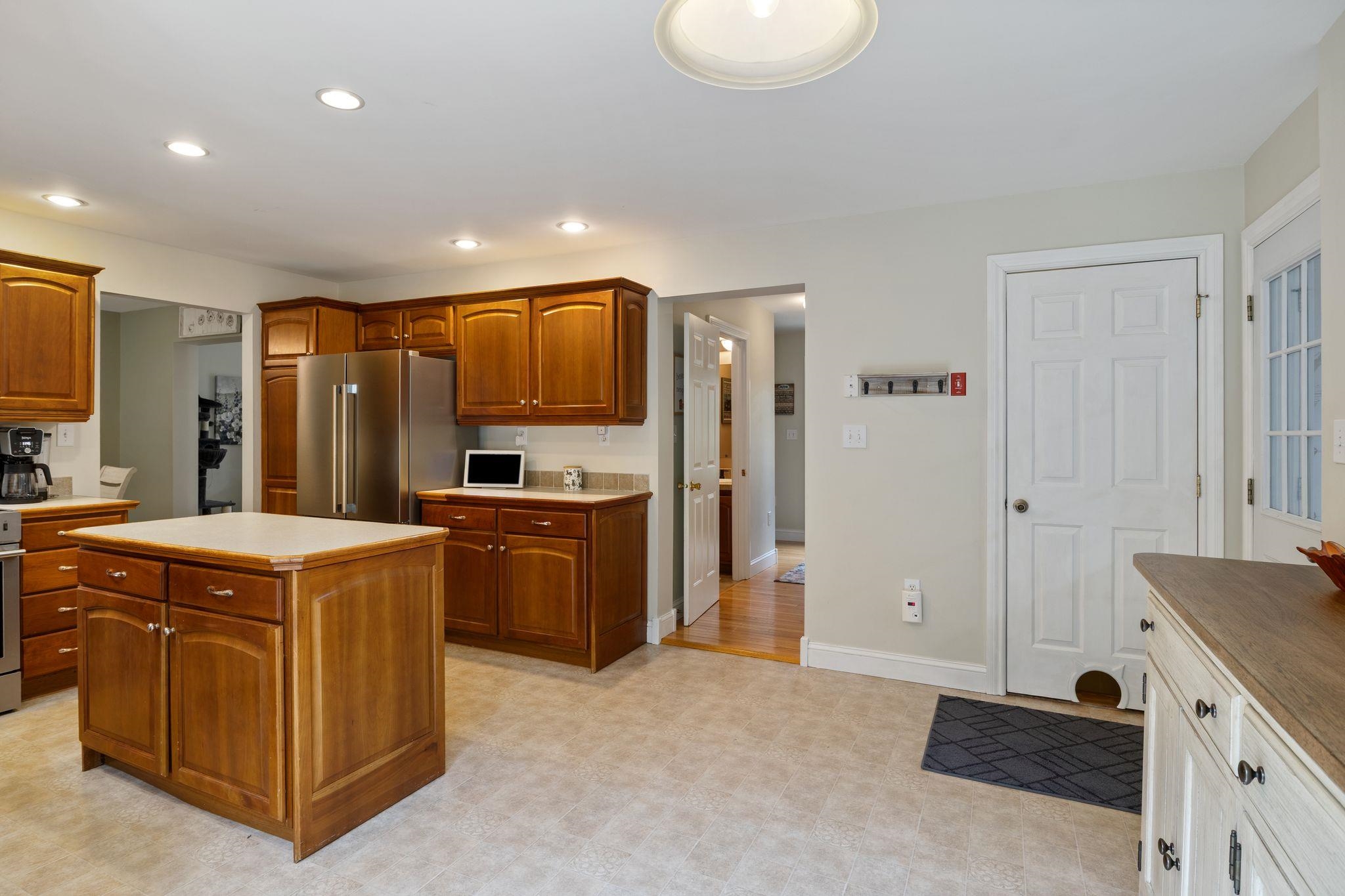 1235 Center Street Wolfeboro, NH 03894 - Photo 20 of 53