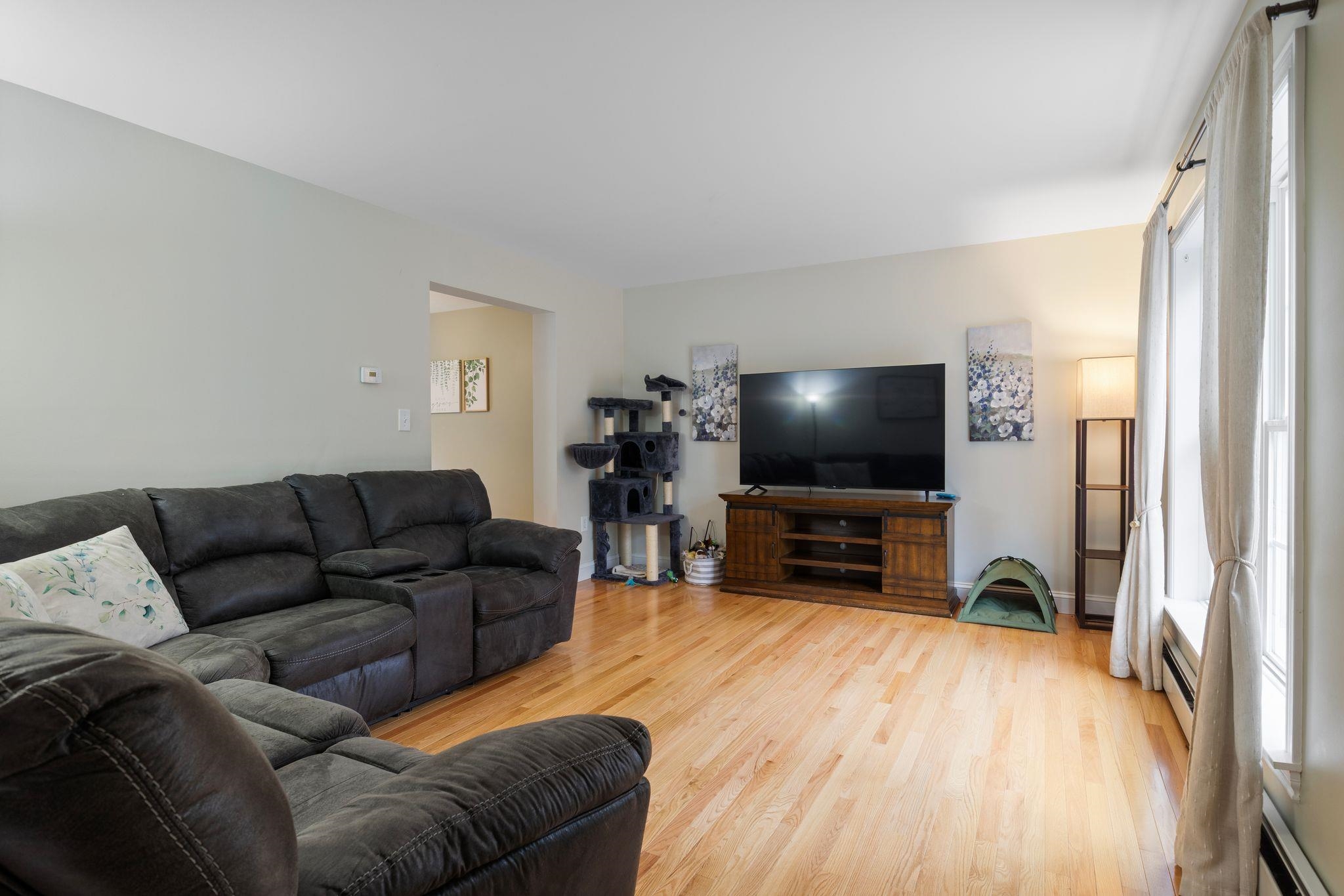 1235 Center Street Wolfeboro, NH 03894 - Photo 9 of 53