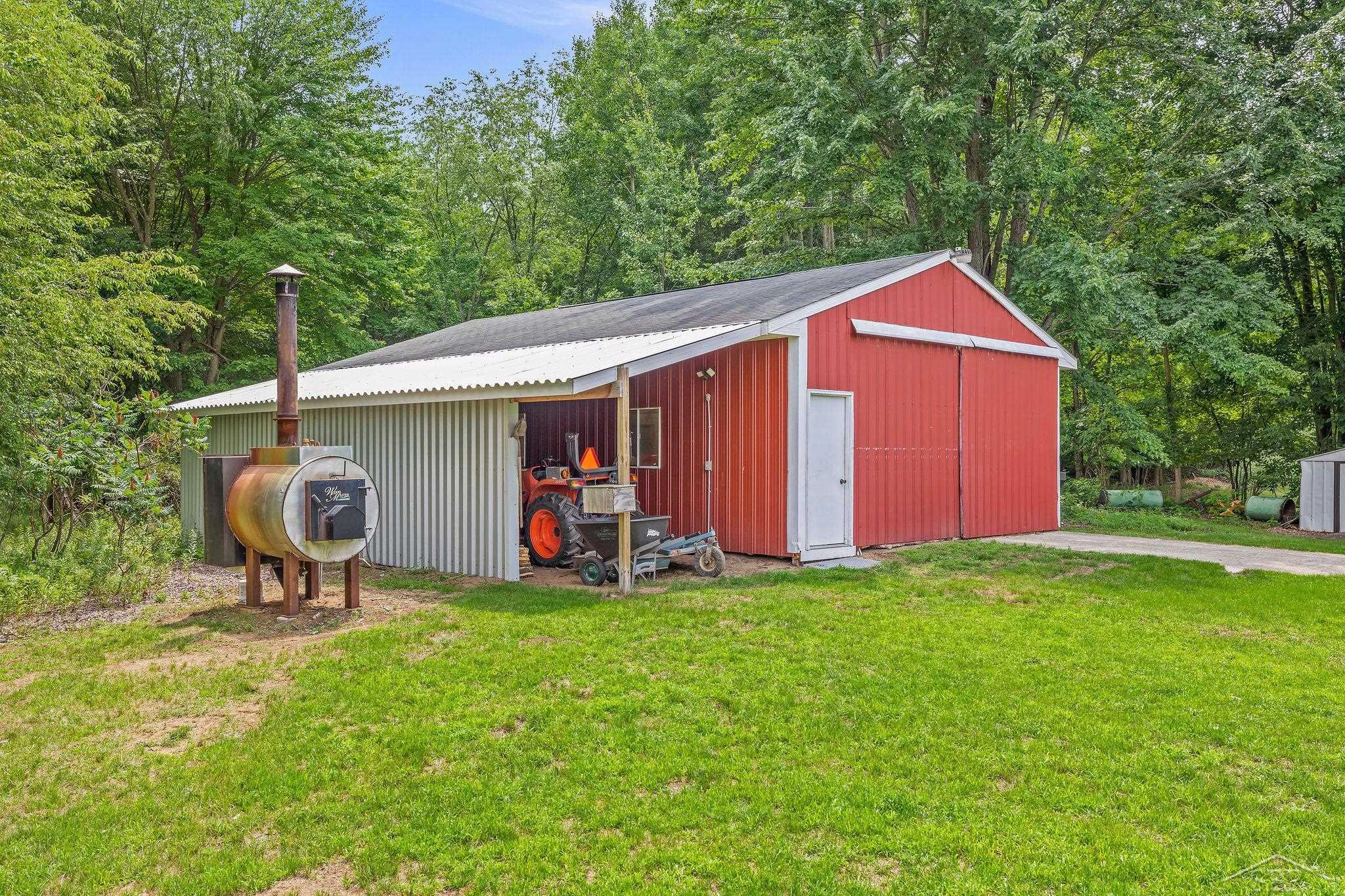 4289 South Sasse Road Hemlock, MI 48626 - Photo 11 of 39 50125950-10.JPG