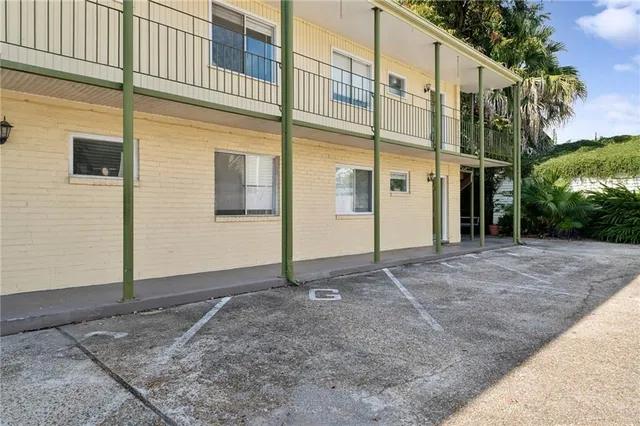 $169,500 | 418 Pelican Avenue, Unit G, New Orleans, LA 70114