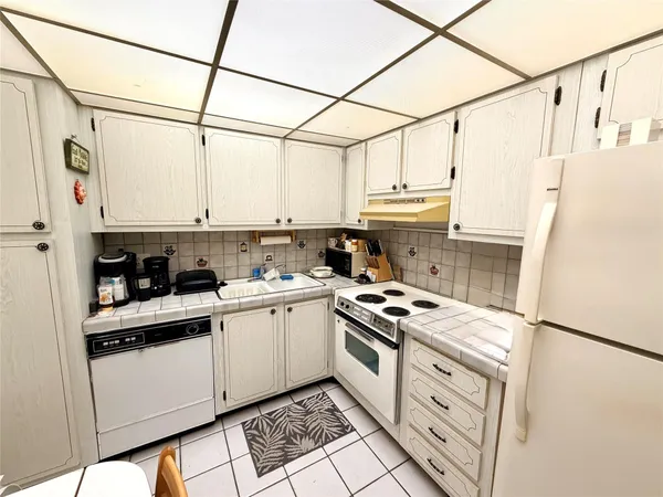 $179,000 | 136 South Cypress Road, Unit 317, Pompano Beach, FL 33060