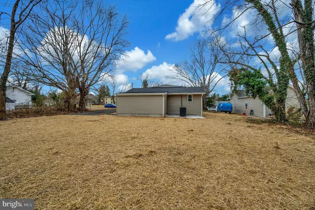 a front view of house with yard
