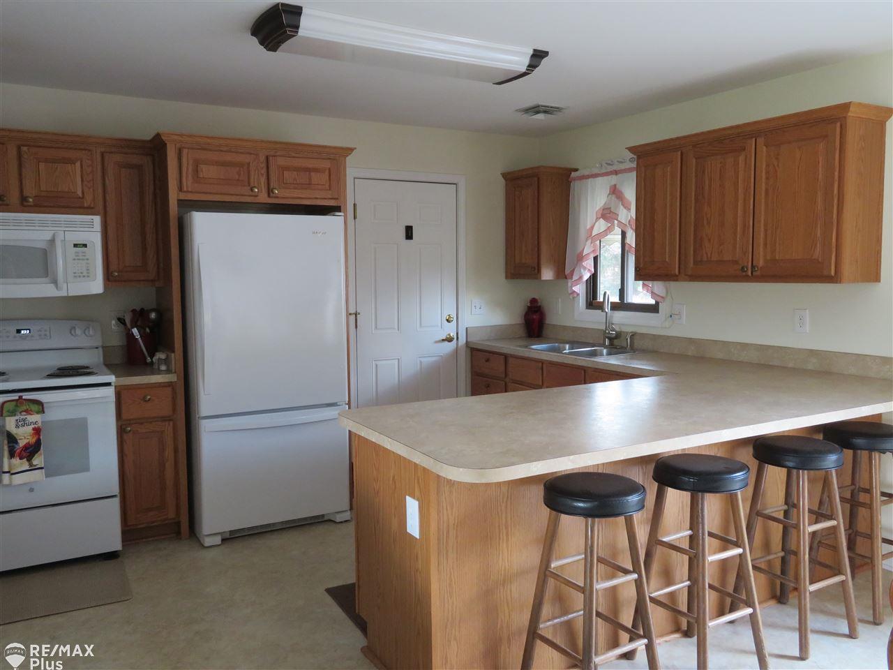 2421 North Irish Road Davison, MI 48423 - Photo 2 of 23
