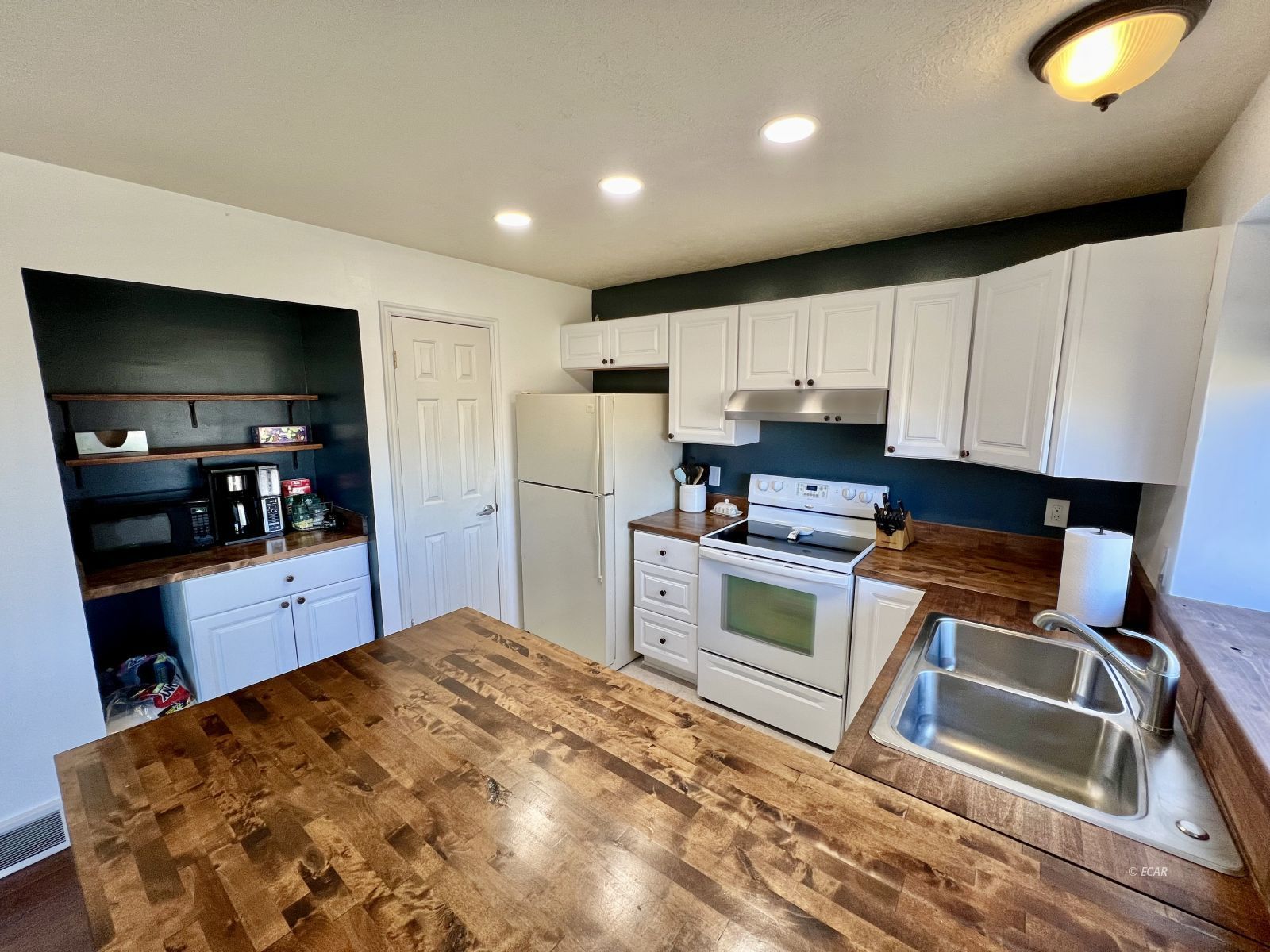2319 Virginia Way Elko, NV 89801 - Photo 6 of 44 Gallery Image 6