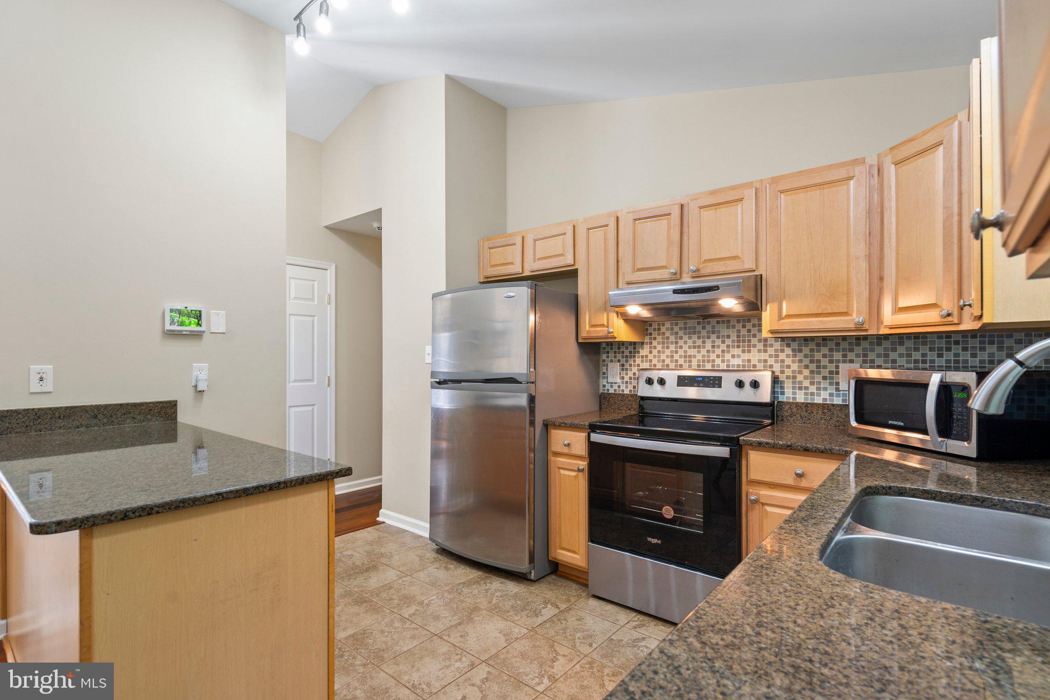 8394 Cobb Road Manassas, VA 20112 - Photo 3 of 35 Fully equipped kitchen.