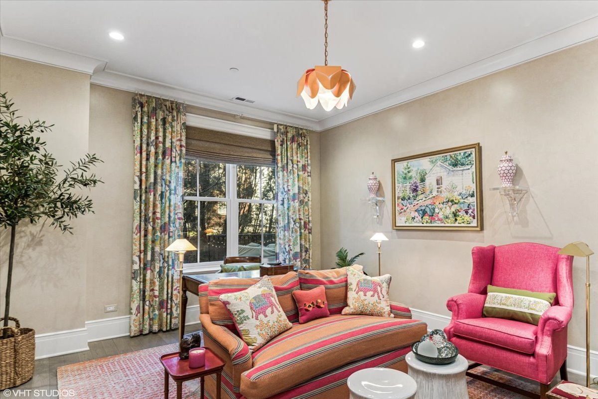 727 North McKinley Road, Unit 100 Lake Forest, IL 60045 - Photo 25 of 37 Gallery Image 25