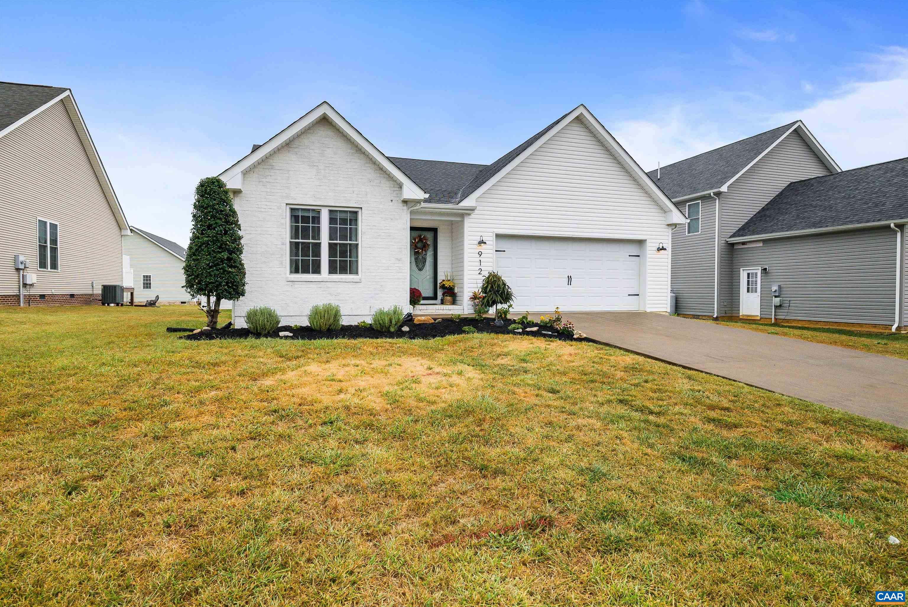 912 Battery Road Waynesboro, VA 22980 - Photo 4 of 43 Gallery Image 4
