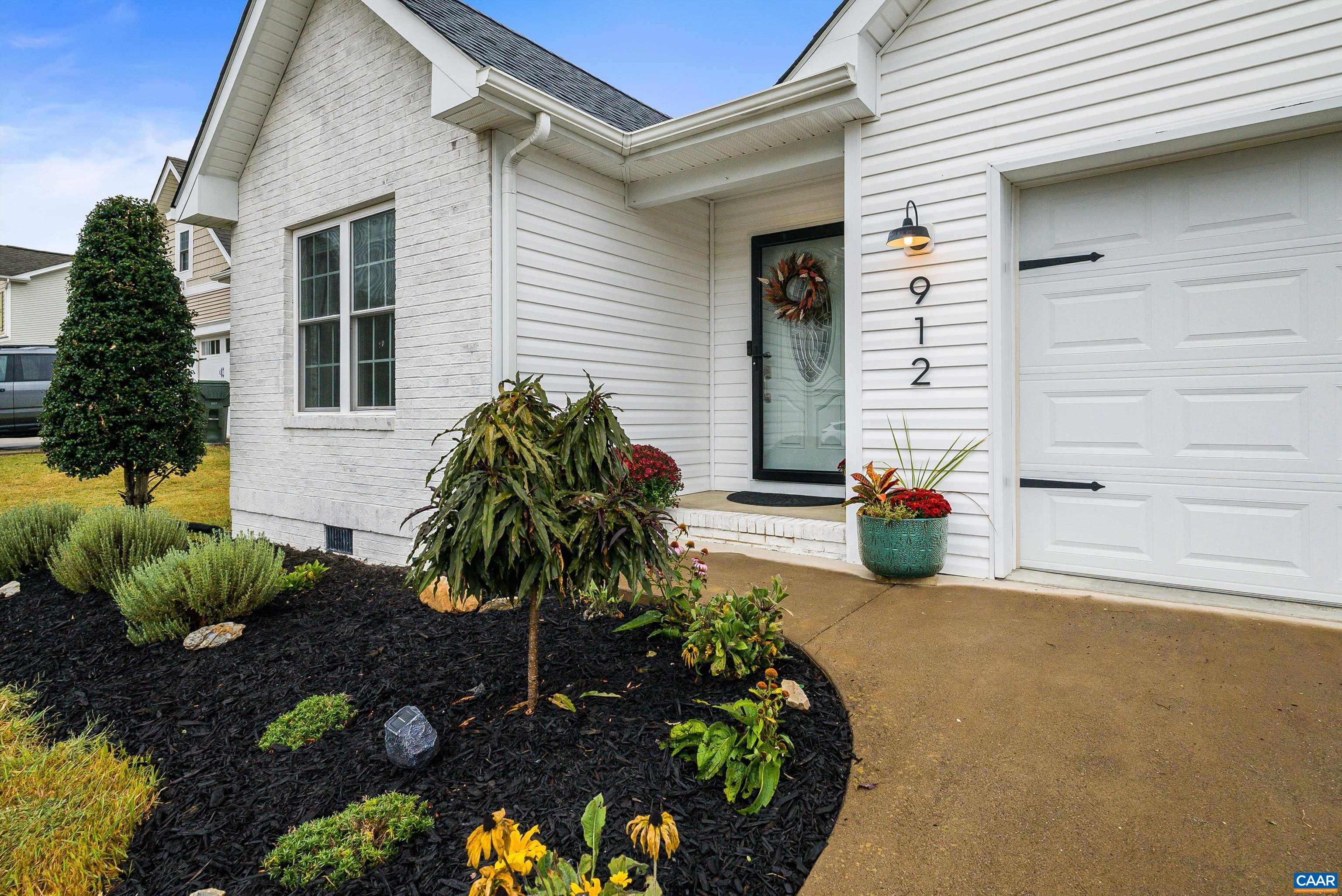 912 Battery Road Waynesboro, VA 22980 - Photo 5 of 43 Gallery Image 5