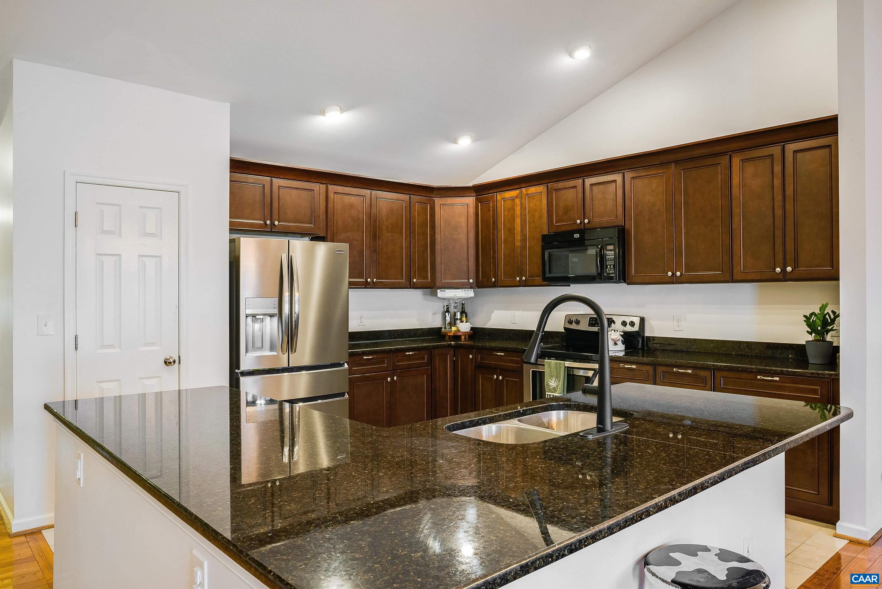912 Battery Road Waynesboro, VA 22980 - Photo 10 of 43 Gallery Image 10