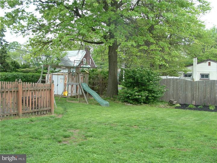 302 Gilpin Road Willow Grove, PA 19090 - Photo 2 of 22 Exterior Back