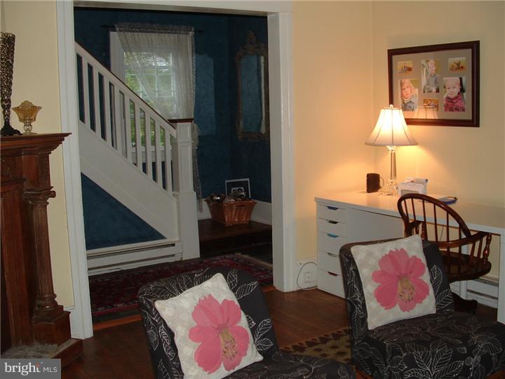 302 Gilpin Road Willow Grove, PA 19090 - Photo 6 of 22 Living Room