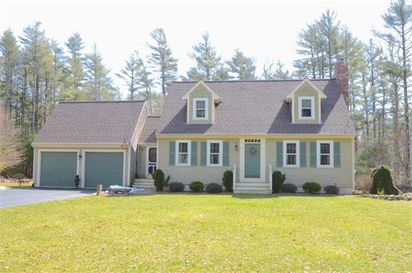 5 Old Farm Lane Rochester, MA 02770 - Photo 10 of 10 front view of a house with a yard