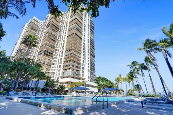$3,500 | 2333 Brickell Avenue, Unit 307, Miami, FL 33129