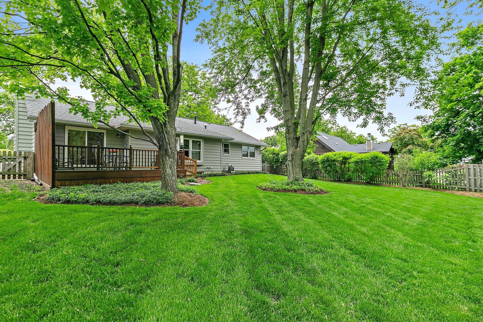 19 Green Ridge Road Elgin, IL 60120 - Photo 25 of 26 front view of a house with a yard