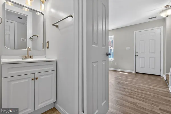$2,650 | 8 Suncroft Court, Silver Spring, MD 20904