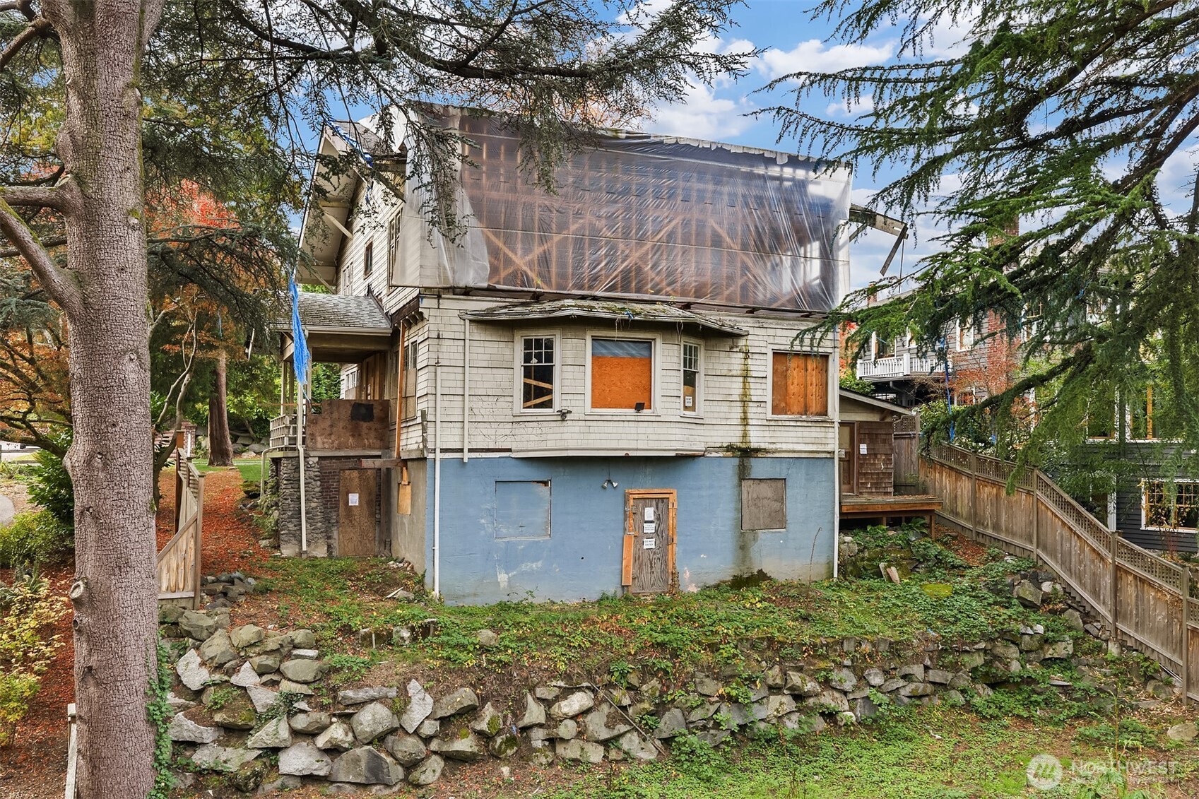 2540 34th Avenue South Seattle, WA 98144 - Photo 5 of 20 a front view of a house with garden