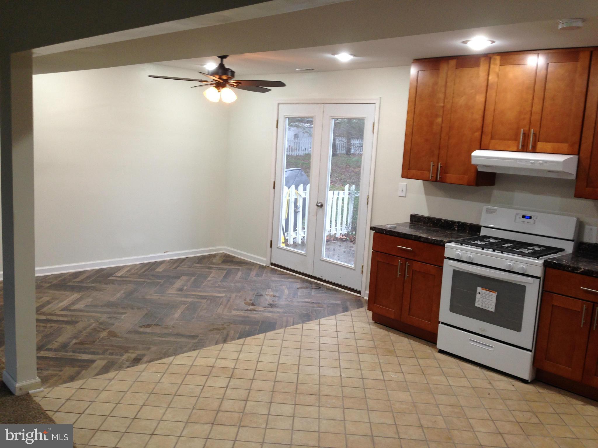 1718 Chesterton Road Baltimore, MD 21244 - Photo 4 of 13 Kitchen