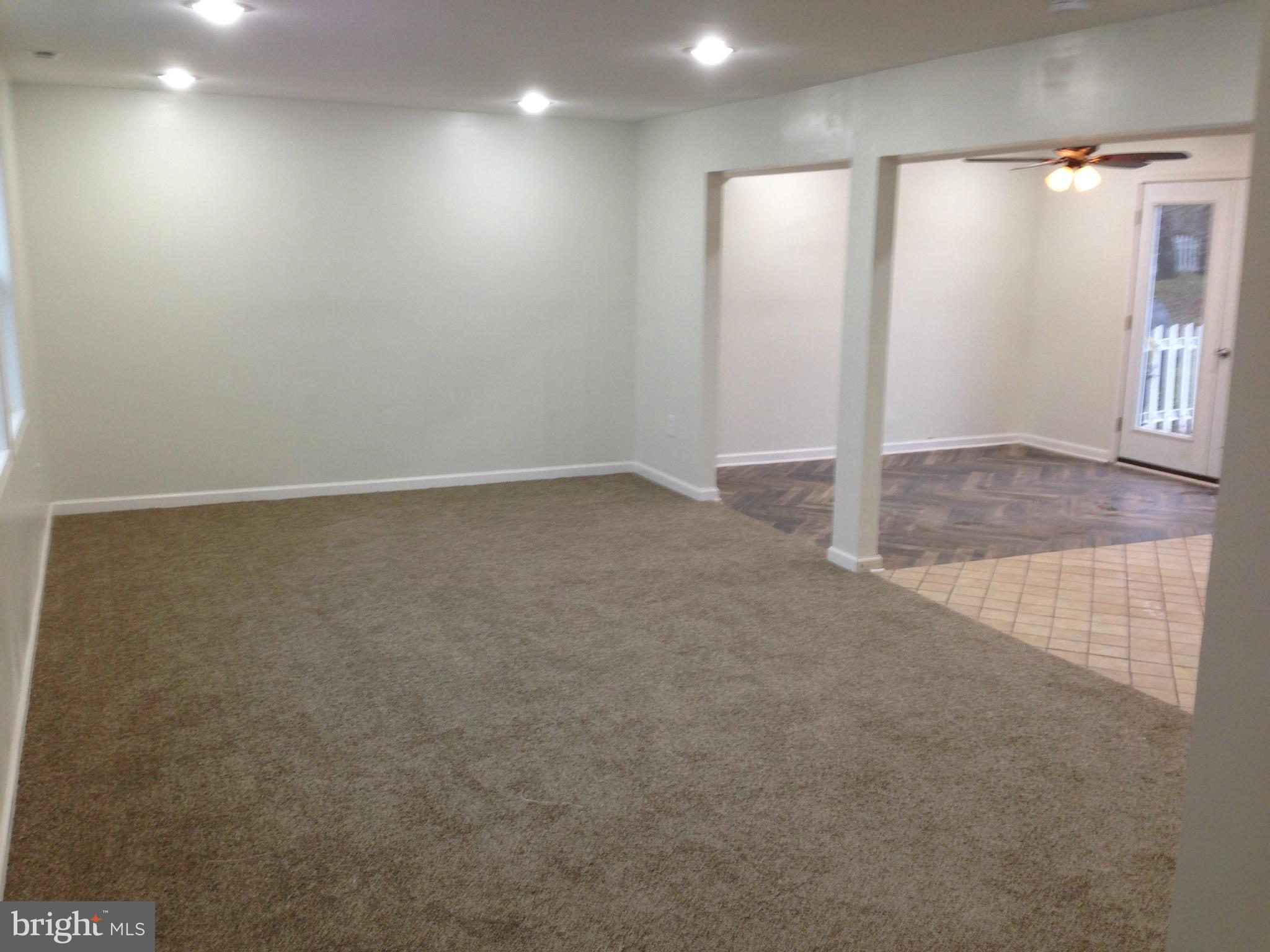 1718 Chesterton Road Baltimore, MD 21244 - Photo 5 of 13 Living Room