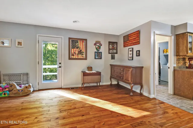 $360,000 | 820 Sand Cut Road, Oneida, TN 37841