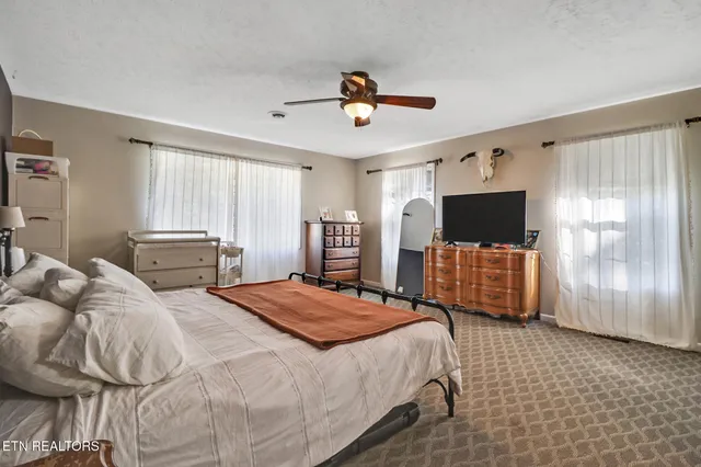 $360,000 | 820 Sand Cut Road, Oneida, TN 37841